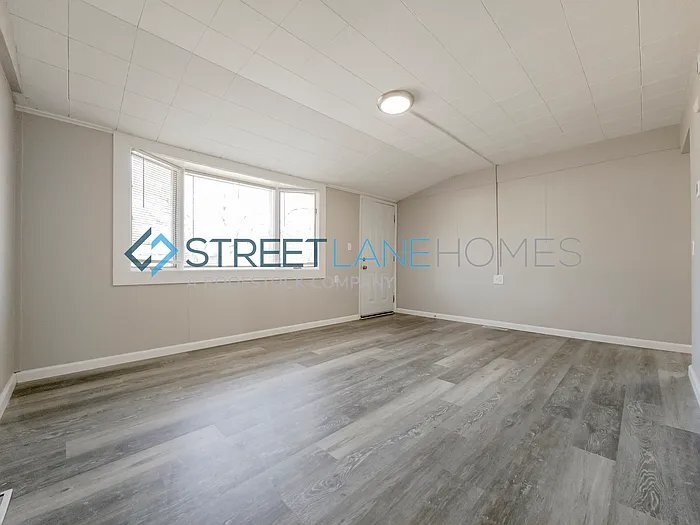 Building Photo - 2140 Miracle Ave