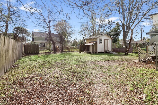 Building Photo - 511 Williams Ave