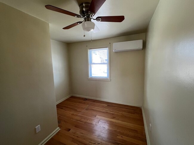Building Photo - 1517 Catalina Ave