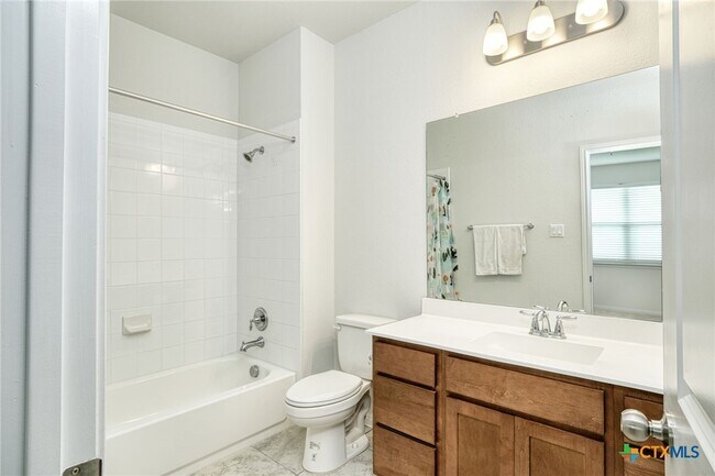 Building Photo - 532 Tanda Ln