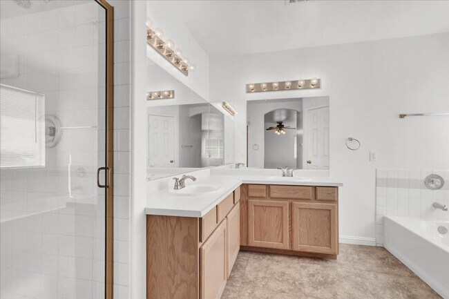 Building Photo - 8217 Beekman St