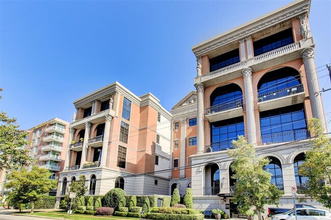 Building Photo - 1025 S Shepherd Dr