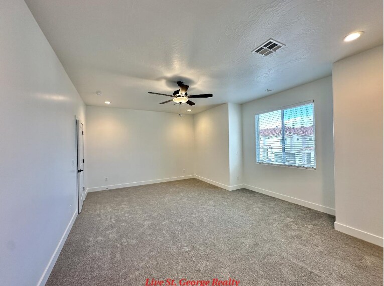 Building Photo - 258 N 2470 W