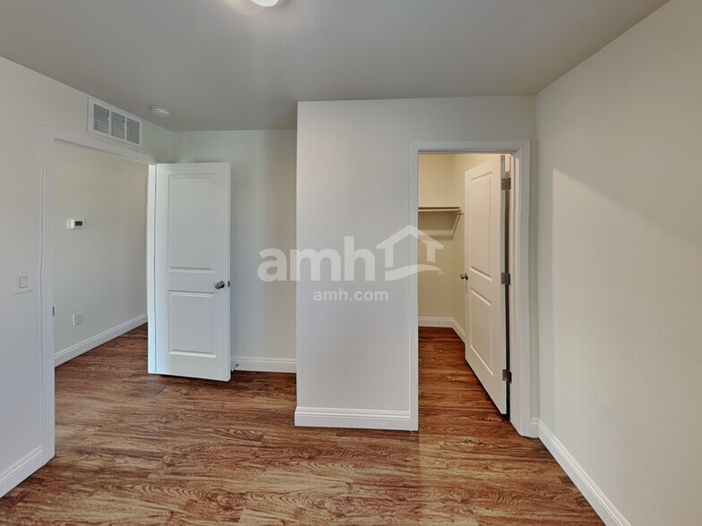 Building Photo - 5624 Blue Wonder St