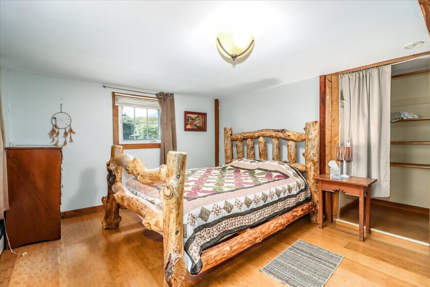 Building Photo - 155 Squash Hollow Rd