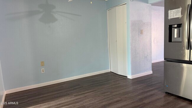 Building Photo - 1645 W Thunderbird Rd