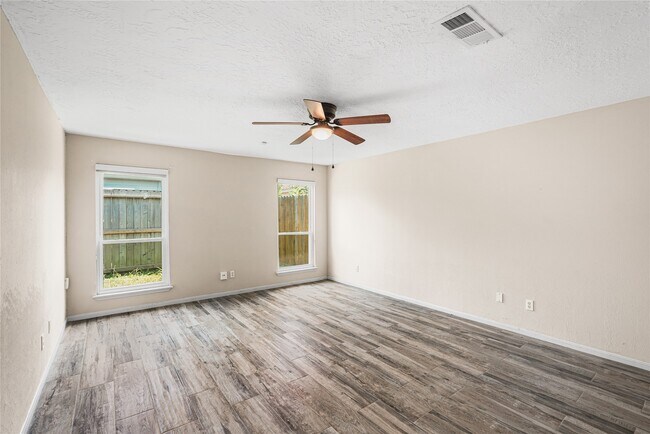 Building Photo - 1516 Beaconshire