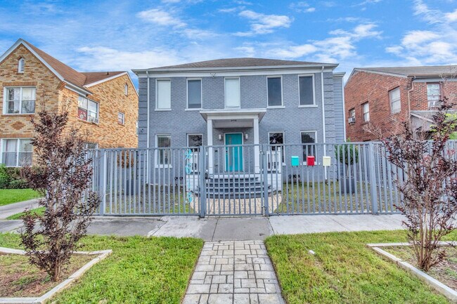 Building Photo - 2615 Arbor St