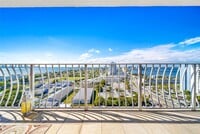 Building Photo - 7601 E Treasure Dr