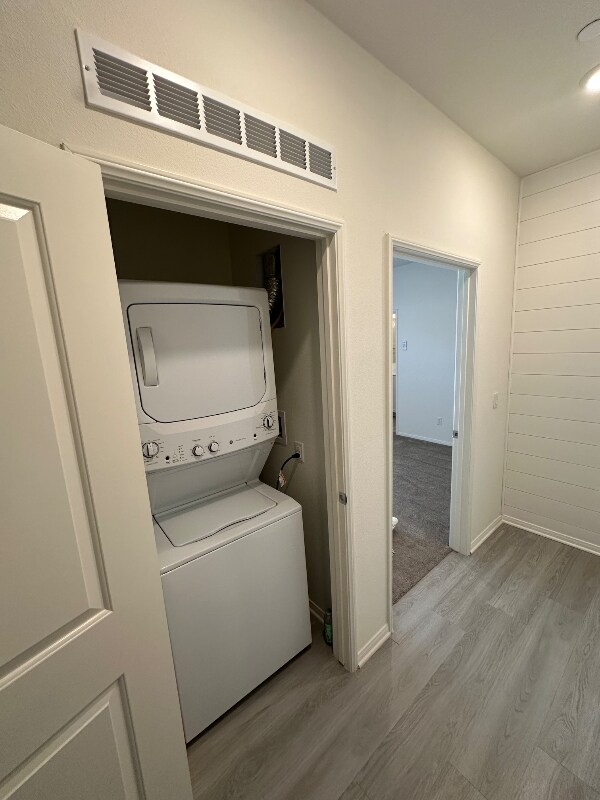 Building Photo - 28483 Cosmos Dr