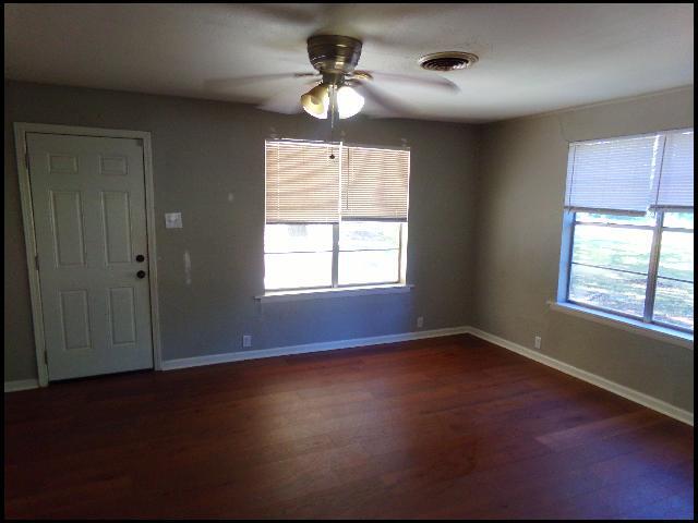 Building Photo - 5412 Young Rd