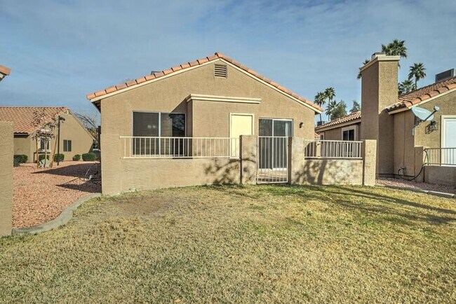 Building Photo - READY TO VIEW NOW! Recently Renovated 2bed/2bath Townhouse in Peoria!