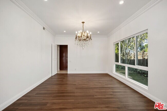 Building Photo - 16541 Park Ln Cir