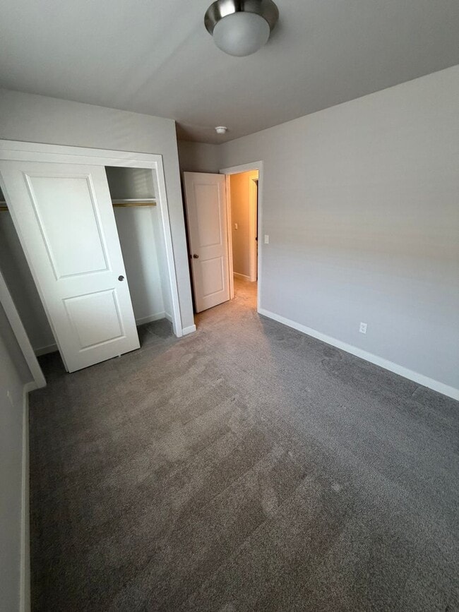 Building Photo - Newer Home in Crestview Crossing - Ideal Newberg location & a Neighborhood Park!