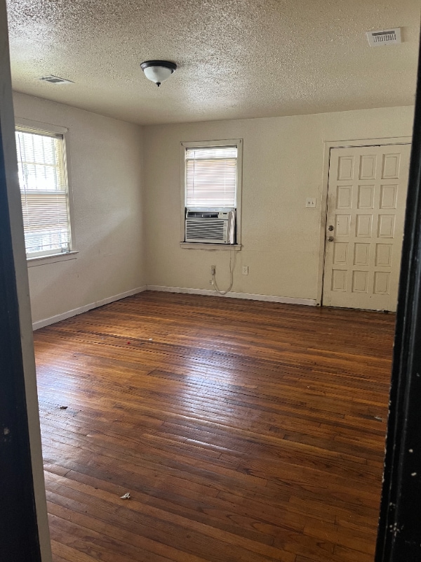 Building Photo - 4088 N Foster Dr