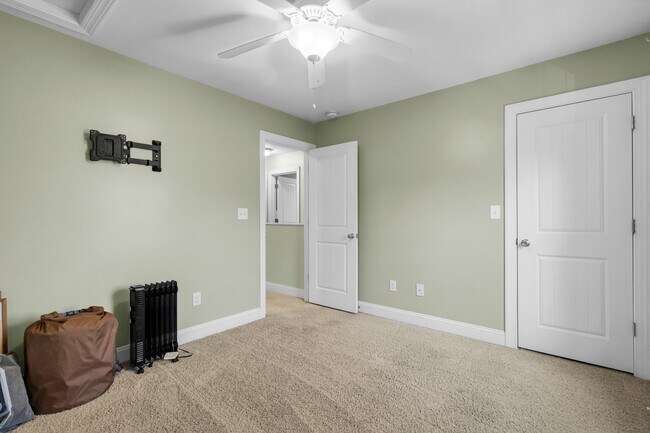 Building Photo - 112 Wild Oak Dr