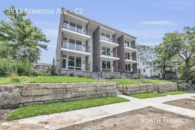 Building Photo - ?? Sleek & Stylish 2BR Overlooking Gillham...