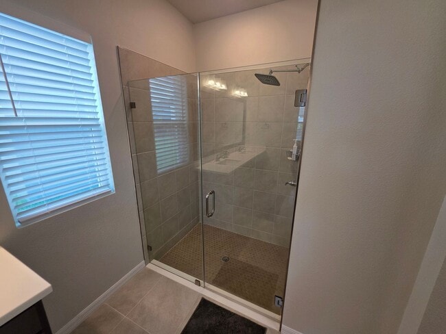 Building Photo - Three Bedroom / 2 Bath House - Waterset
