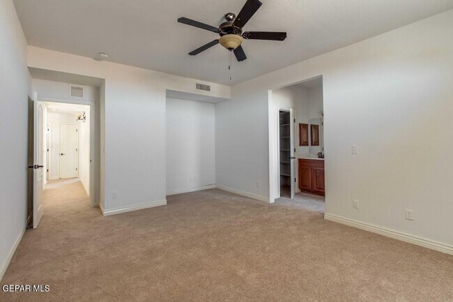 Building Photo - 5541 Ignacio Frias Dr