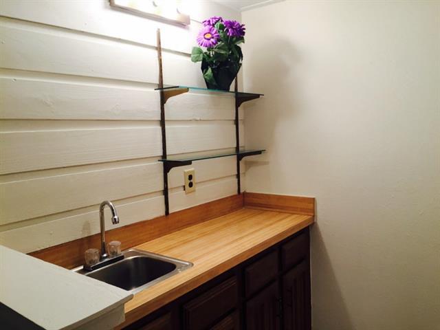 Building Photo - 333 Melrose Dr