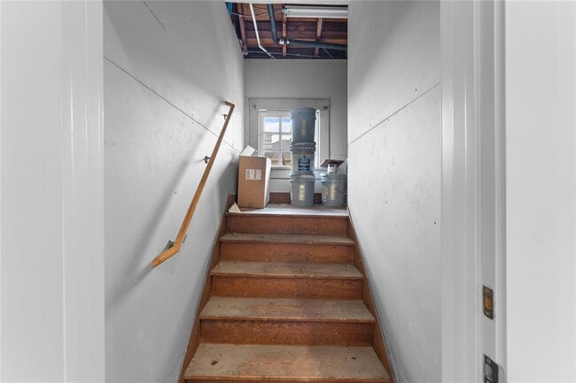 Building Photo - 720 W Alabama St