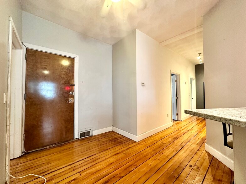 Building Photo - 124 Almy St