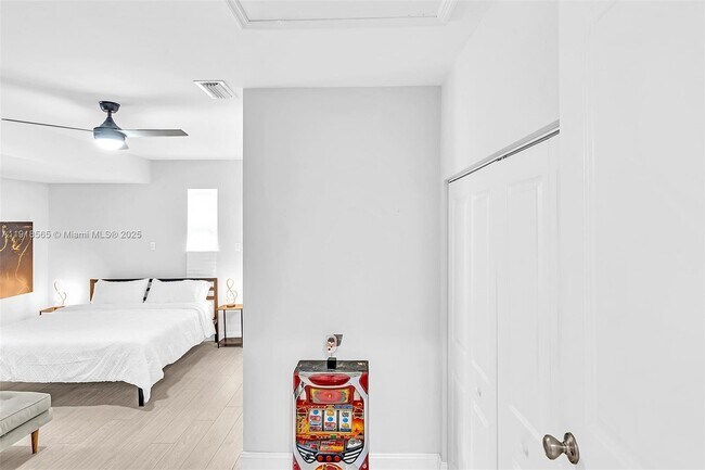 Building Photo - 2191 SW 27th Ln