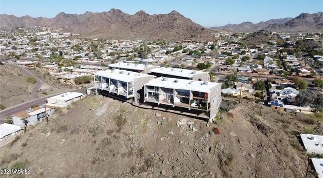 Building Photo - 1057 E Butler Dr