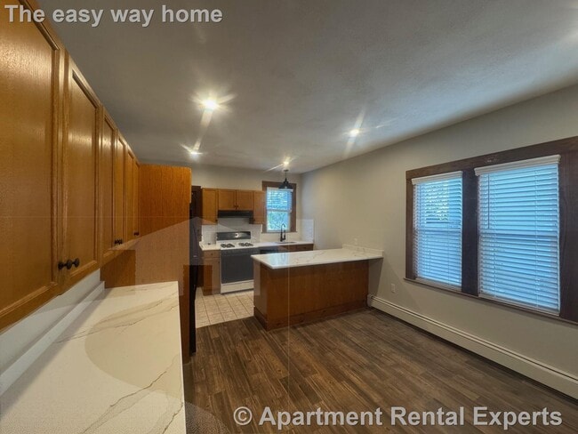 Building Photo - 29 Frederick Ave