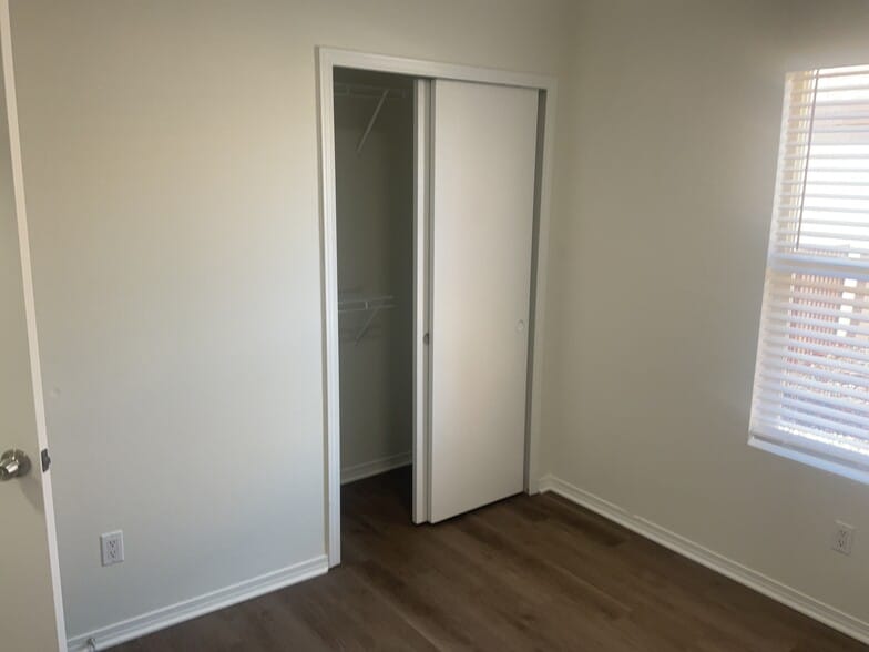 Building Photo - 1008 Desert Paintbrush Loop