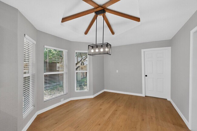 Building Photo - 2308 Chamberlain Dr