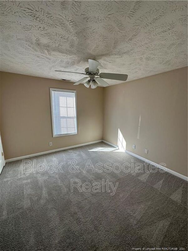 Building Photo - 400 Bubble Creek Ct