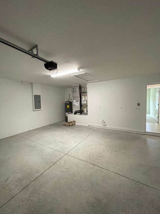 Building Photo - ***Move-in Special rest of May Free rent****Beautiful brand-new construction 3-bedroom, 2-bathroo...