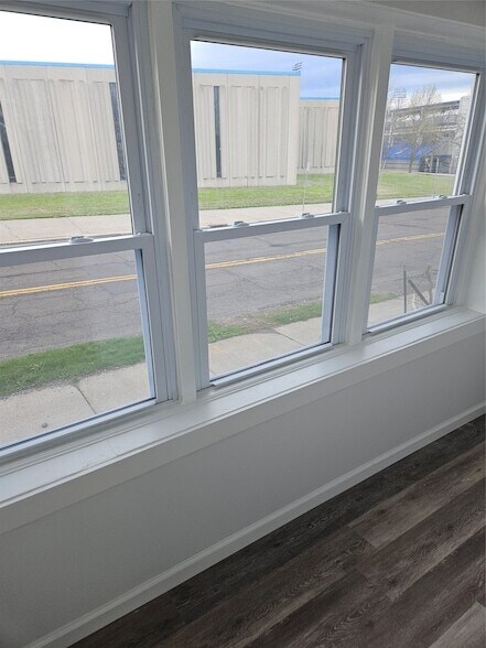 Building Photo - 120 Henry St