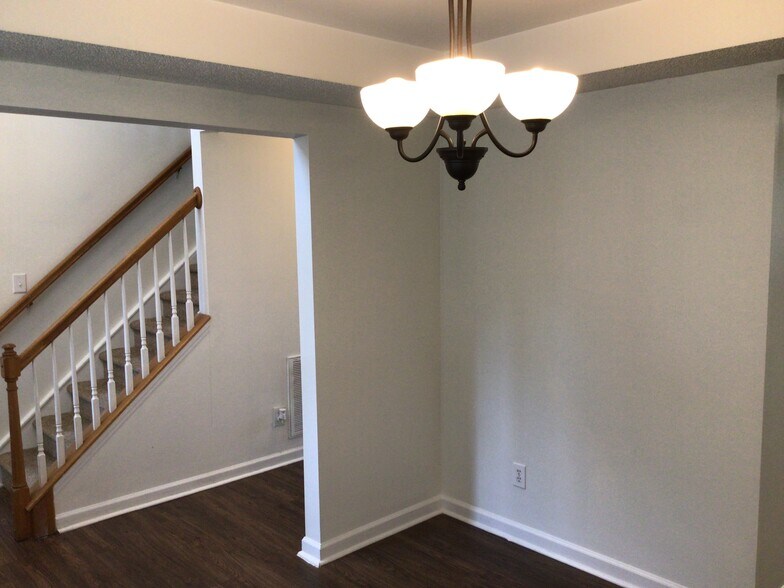 Building Photo - 9401 Fetlock Ct
