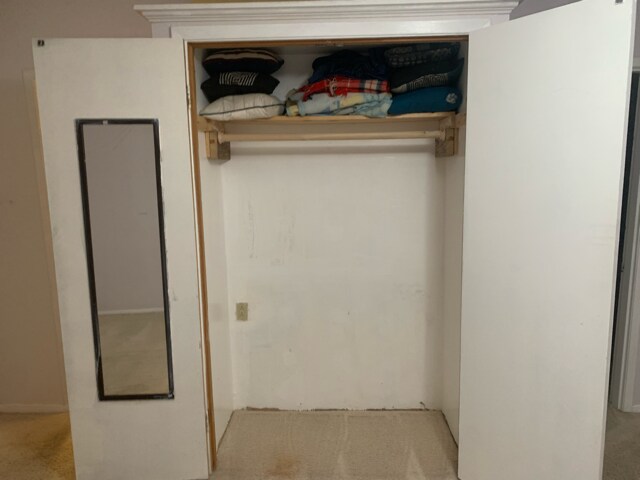 Building Photo - 600 Lakeshore Dr