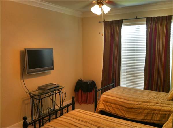 Building Photo - 2299 Lone Star Dr