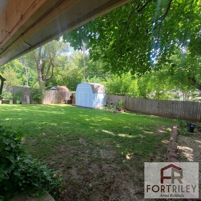 Building Photo - Spacious home for rent!