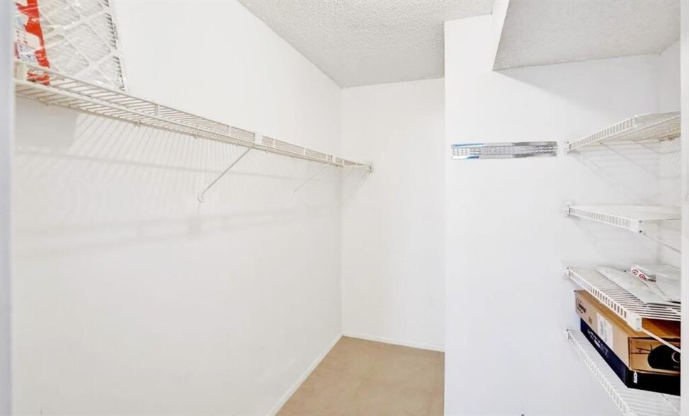 Building Photo - 531 N Ocean Blvd