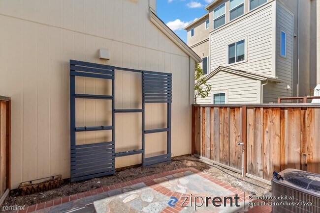 Building Photo - 4 br, 3 bath House - 8533 Preserve Ave, Ne...