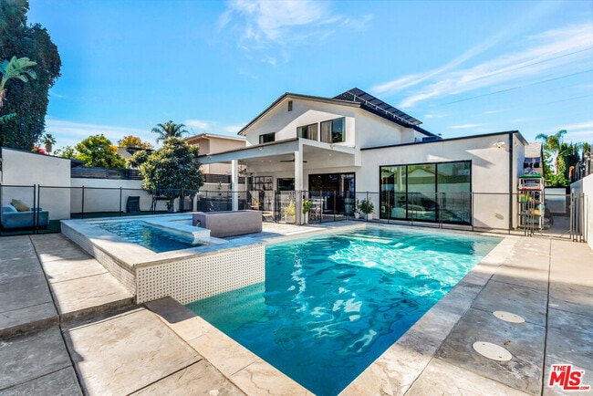 Building Photo - 6324 Geyser Ave