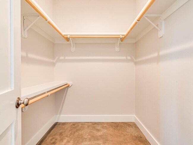 Building Photo - 500 Harmon Hills Cove