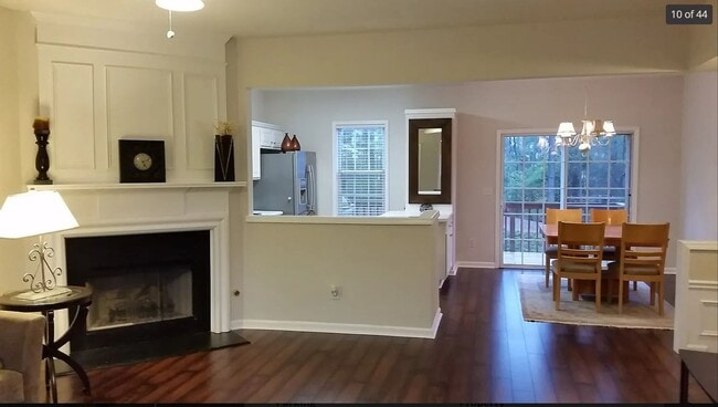 Building Photo - Spectacular Lake View Townhome in Alpharetta – 3 Bedrooms + Office | Available July 1, 2026