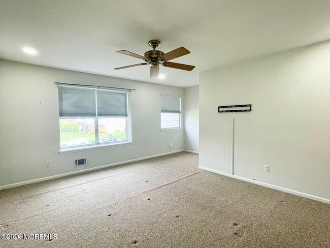 Building Photo - 21 Evergreen Dr