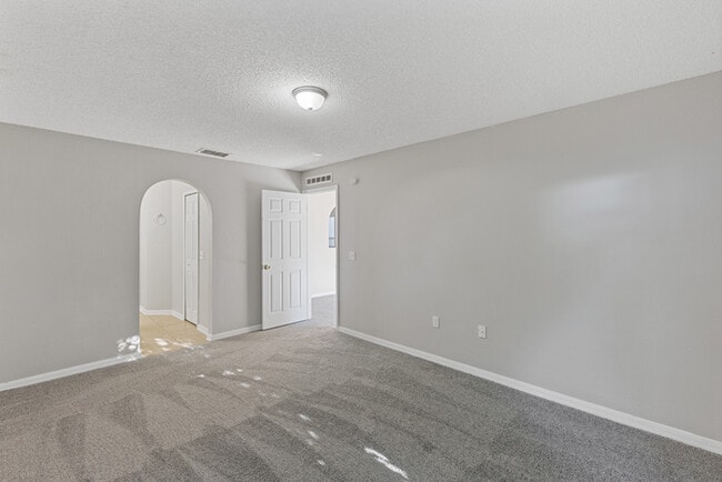 Building Photo - Charming home for RENT in Groveland
