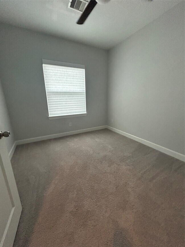 Building Photo - 1211 Marconi St