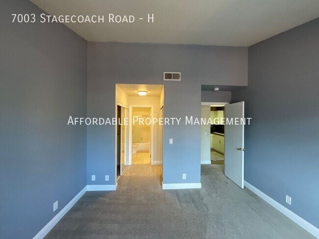 Building Photo - 7003 Stagecoach Rd