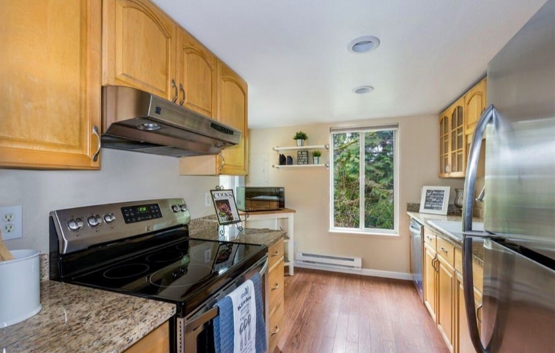 Building Photo - 4629 W Lake Sammamish Pkwy SE
