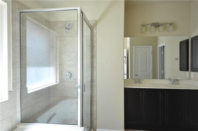 Building Photo - 12105 Harpster Bend