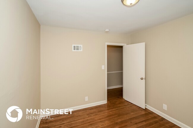 Building Photo - 9248 Brookhurst Dr